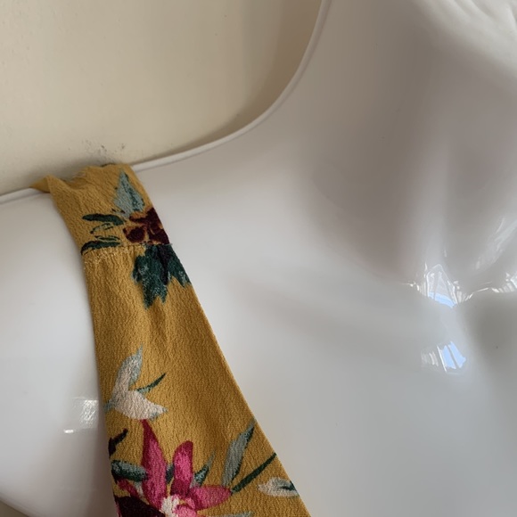 Dynamite Floral Dress - Picture 9 of 11